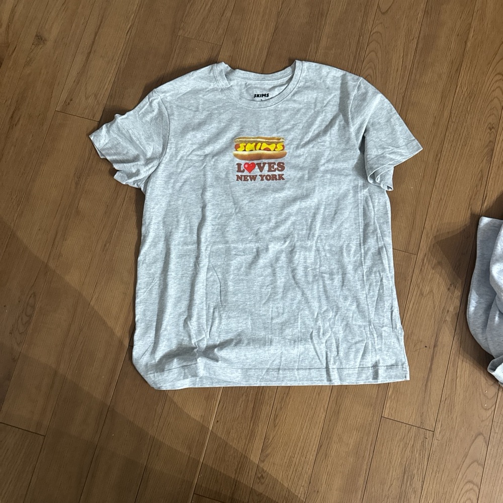 LIMITED EDITION SKIMS NEW YORK HOT DOG T SHIRT